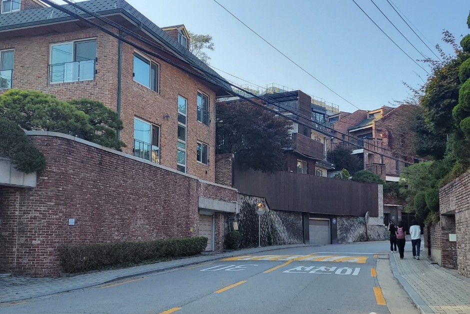 Bukchon Hanok Village