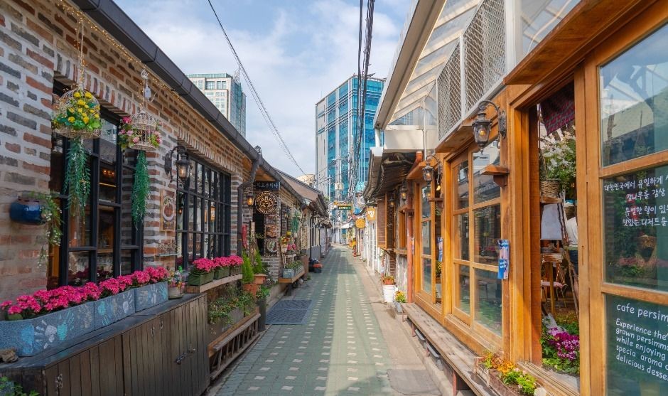 Ikseon-dong Hanok Village